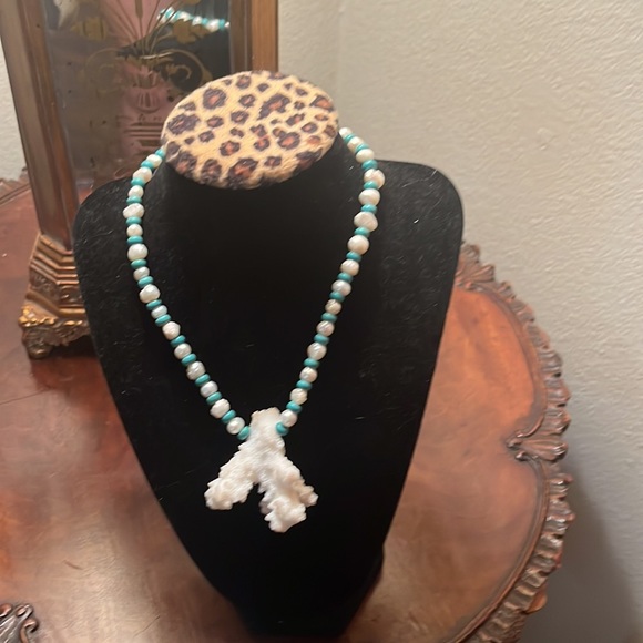 NWOT- Rare White Coral and freshwater pearl handmade necklace - Picture 5 of 5